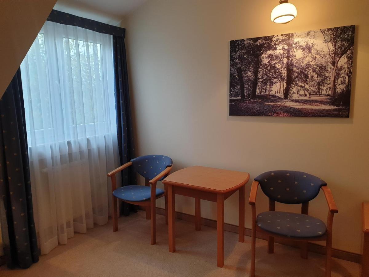 Palac Pod Kampinosem - Blisko Warszawy Leszno  Ngoại thất bức ảnh