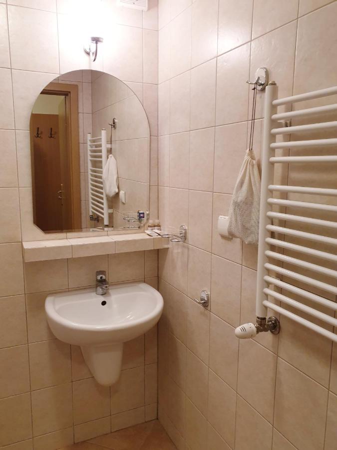 Palac Pod Kampinosem - Blisko Warszawy Leszno  Ngoại thất bức ảnh